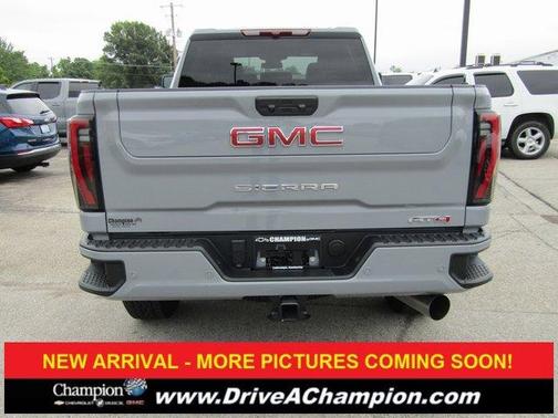 2025 GMC Sierra 2500 AT4