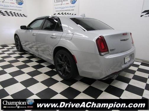 2022 Chrysler 300 S