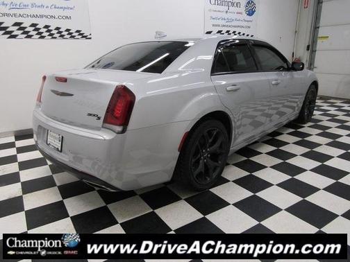 2022 Chrysler 300 S
