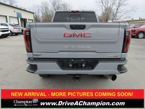 2025 GMC Sierra 2500 AT4