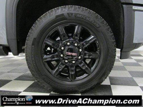 2025 GMC Sierra 2500 AT4