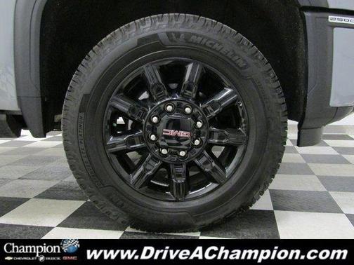 2025 GMC Sierra 2500 AT4