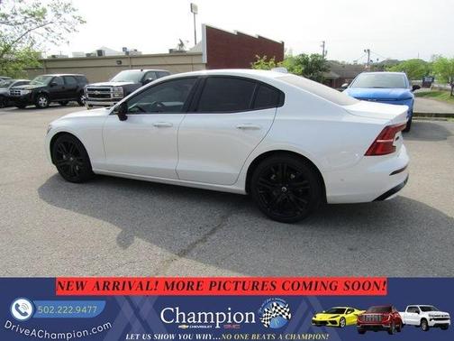 2024 Volvo S60 B5 Plus Black Edition