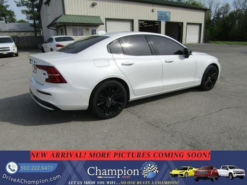 2024 Volvo S60 B5 Plus Black Edition
