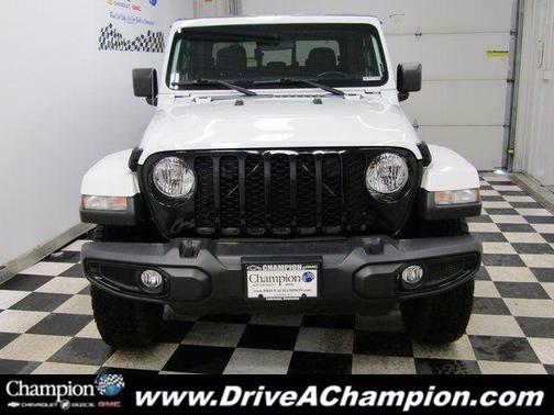 2022 Jeep Gladiator Sport