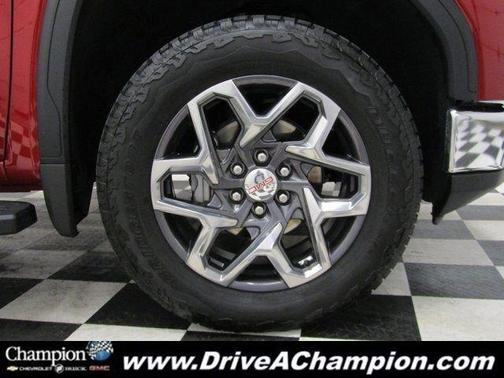 2025 GMC Sierra 1500 SLT