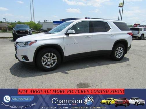 White 2018 Chevrolet Traverse LT Cloth
