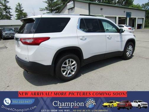 White 2018 Chevrolet Traverse LT Cloth