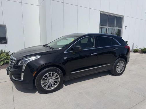 Stellar Black Metallic 2018 Cadillac XT5 Luxury