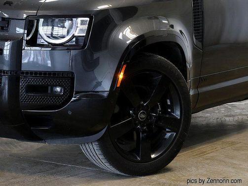 2023 Land Rover Defender 110 V8