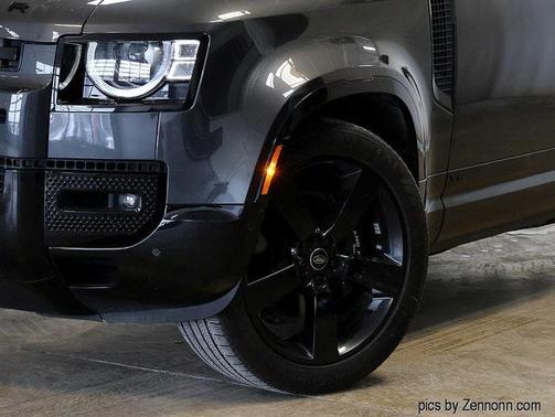 2023 Land Rover Defender 110 V8