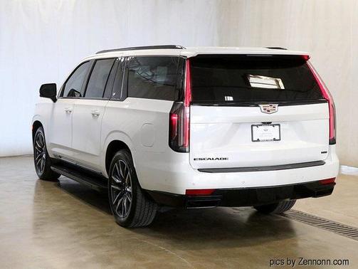 2022 Cadillac Escalade ESV Sport