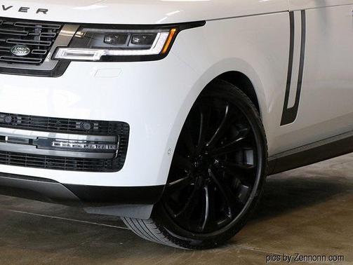 2023 Land Rover Range Rover P530 SE