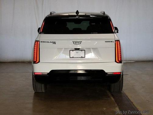 2025 Cadillac Escalade IQ Sport 2