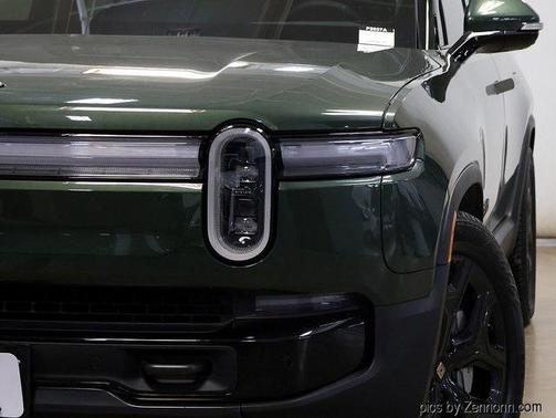 2025 Rivian R1S Adventure Dual Motor Standard Pack