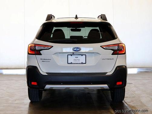 Crystal White Pearl 2025 Subaru Outback Limited