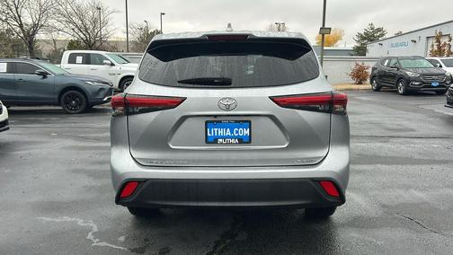 2021 Toyota Highlander LE