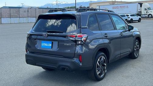 Magnetite Gray Metallic 2026 Subaru Forester Hybrid Premium