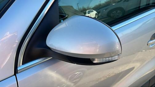 2011 Volkswagen Tiguan SE