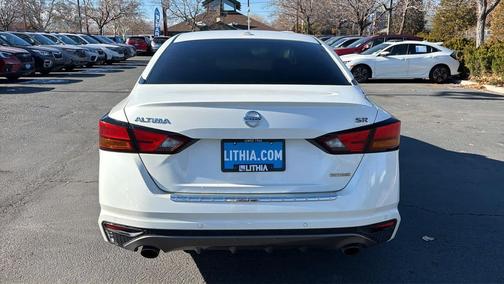 2022 Nissan Altima SR VC-Turbo FWD