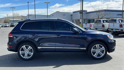 BLU/Blue 2014 Volkswagen Touareg 3.6L R-Line