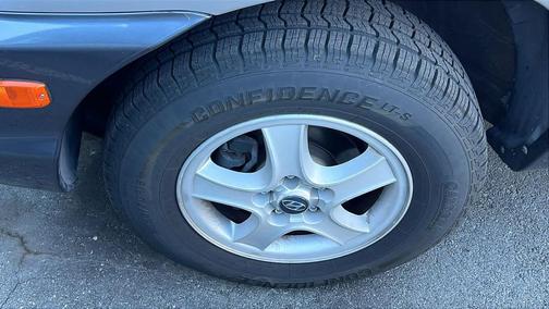 2004 Hyundai SANTA FE Base