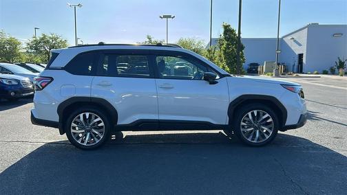 Crystal White Pearl 2025 Subaru Forester Touring