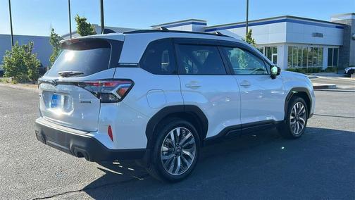 Crystal White Pearl 2025 Subaru Forester Touring