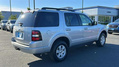 Brilliant Silver Metallic 2010 Ford Explorer XLT