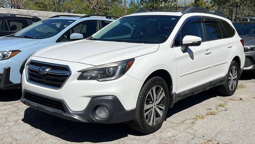 Crystal White Pearl 2018 Subaru Outback 2.5i Limited