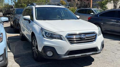 Crystal White Pearl 2018 Subaru Outback 2.5i Limited