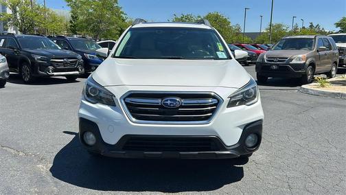 Crystal White Pearl 2018 Subaru Outback 2.5i Limited