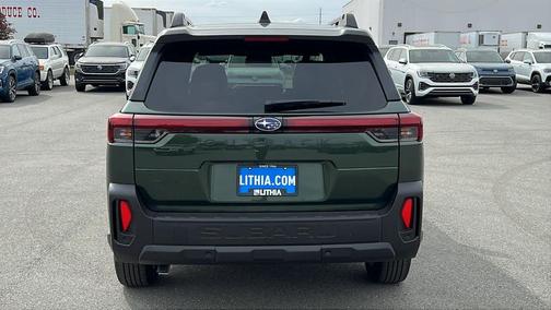 Deep Emerald Green Pearl 2026 Subaru Outback Premium