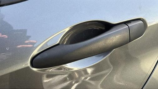 2020 Nissan Versa 1.6 S