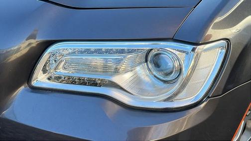 2016 Chrysler 300C Platinum