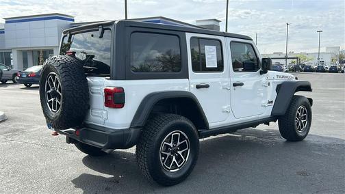 Bright White Clearcoat 2024 Jeep Wrangler Rubicon