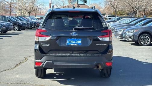 2024 Subaru Forester Premium