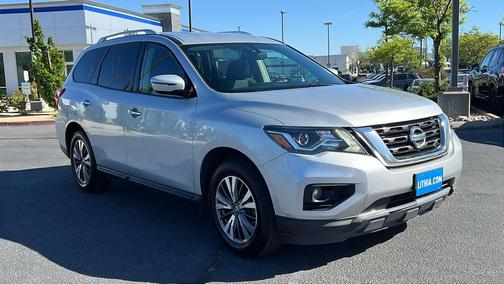 Brilliant Silver Metallic 2017 Nissan Pathfinder SV