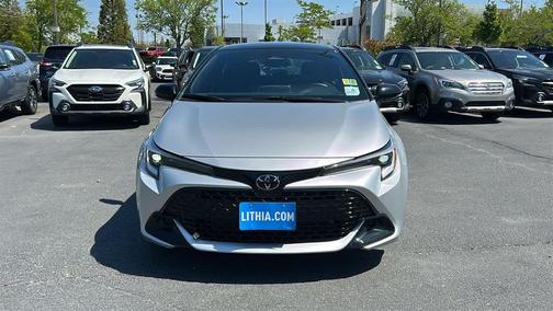 Classic Silver Metallic/Midnight Black Metallic 2025 Toyota Corolla SE