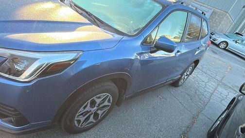 2024 Subaru Forester Premium