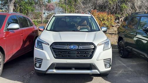 Crystal White Pearl 2022 Subaru Forester Touring