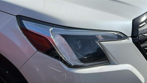 Crystal White Pearl 2022 Subaru Forester Touring