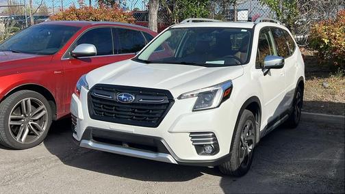 Crystal White Pearl 2022 Subaru Forester Touring