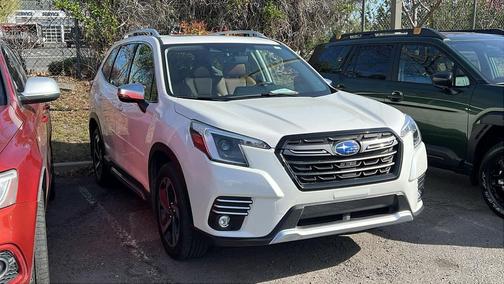 Crystal White Pearl 2022 Subaru Forester Touring