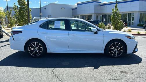 Super White 2021 Toyota Camry SE