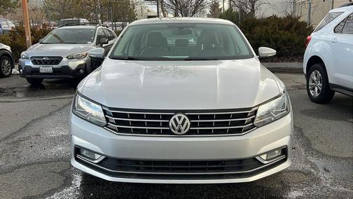 2016 Volkswagen Passat 1.8T SE w/Technology