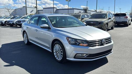2016 Volkswagen Passat 1.8T SE w/Technology