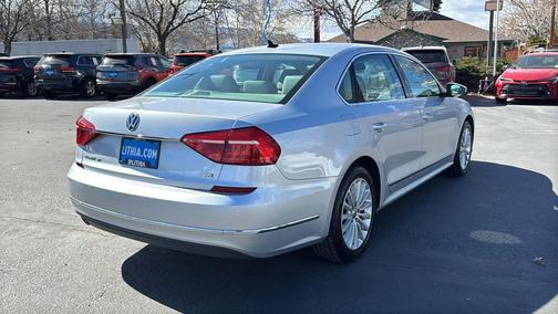 2016 Volkswagen Passat 1.8T SE w/Technology