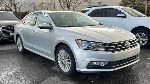 2016 Volkswagen Passat 1.8T SE w/Technology
