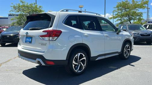 Crystal White Pearl 2023 Subaru Forester Touring